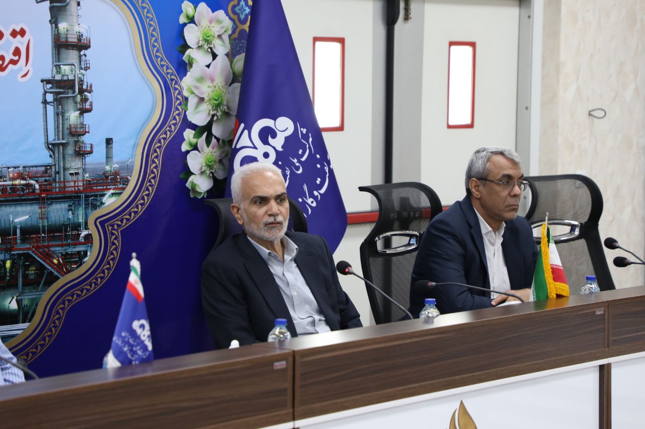 مدیرعامل اروندان بر شتاب‌بخشی به پروژه‌های جمع‌آوری گازهای همراه مشعل تاكید كرد/ جمع‌آوری گازهای همراه مشعل، صیانت از سرمایه ملی و حفظ محیط زیست است